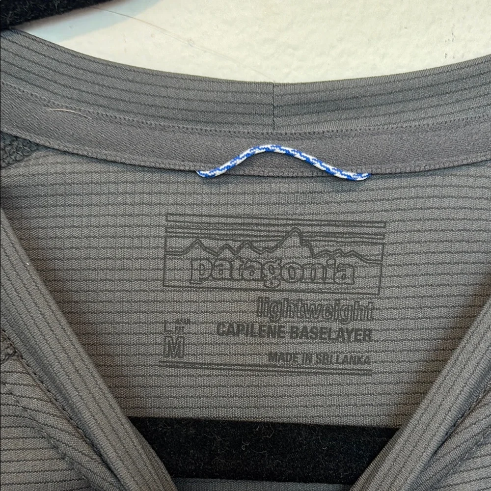 Patagonia Gray Lightweight Capilene Baselayer Top Medium - Picture 2 of 3